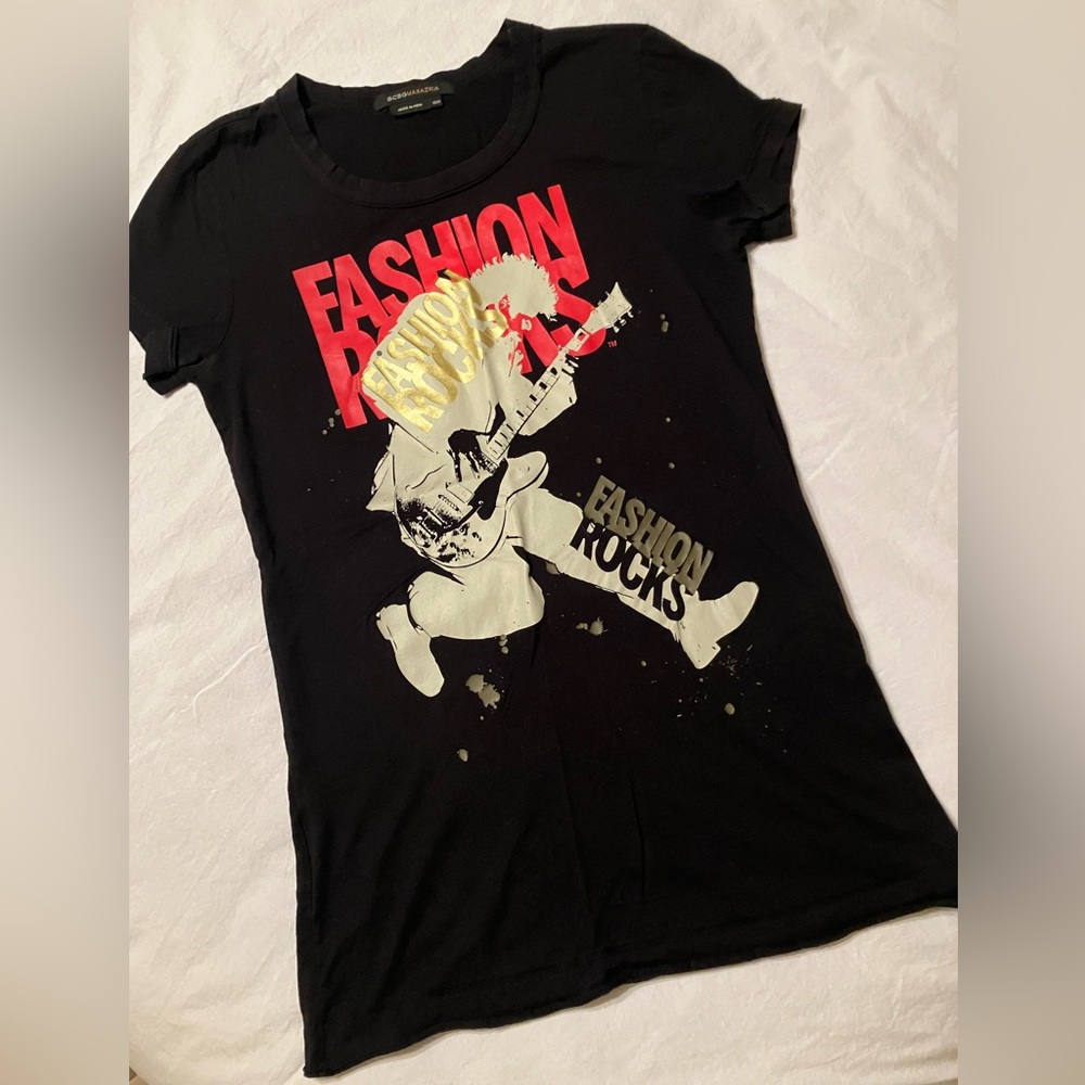BCBGMaxAzria Y2K ‘Fashion Rocks’ cap sleeve tee
